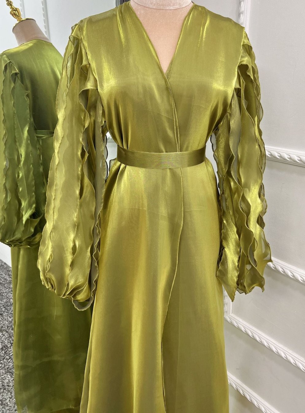 Narmin Balloon Sleeve Abaya