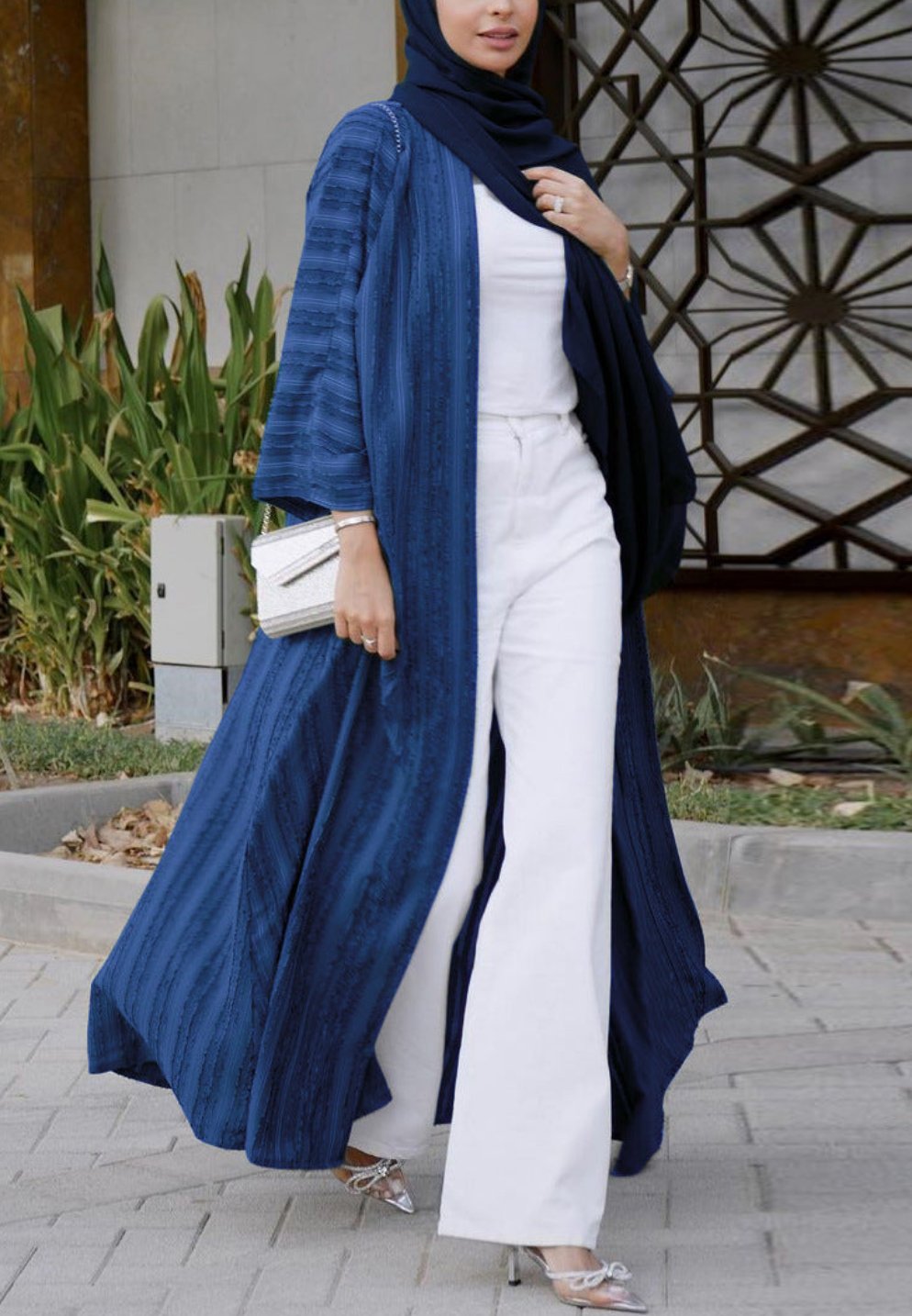 Tehneen Open Abaya