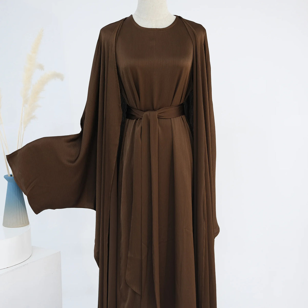 Lamiah Lamiah Satin Abaya Set – Inaya Collections