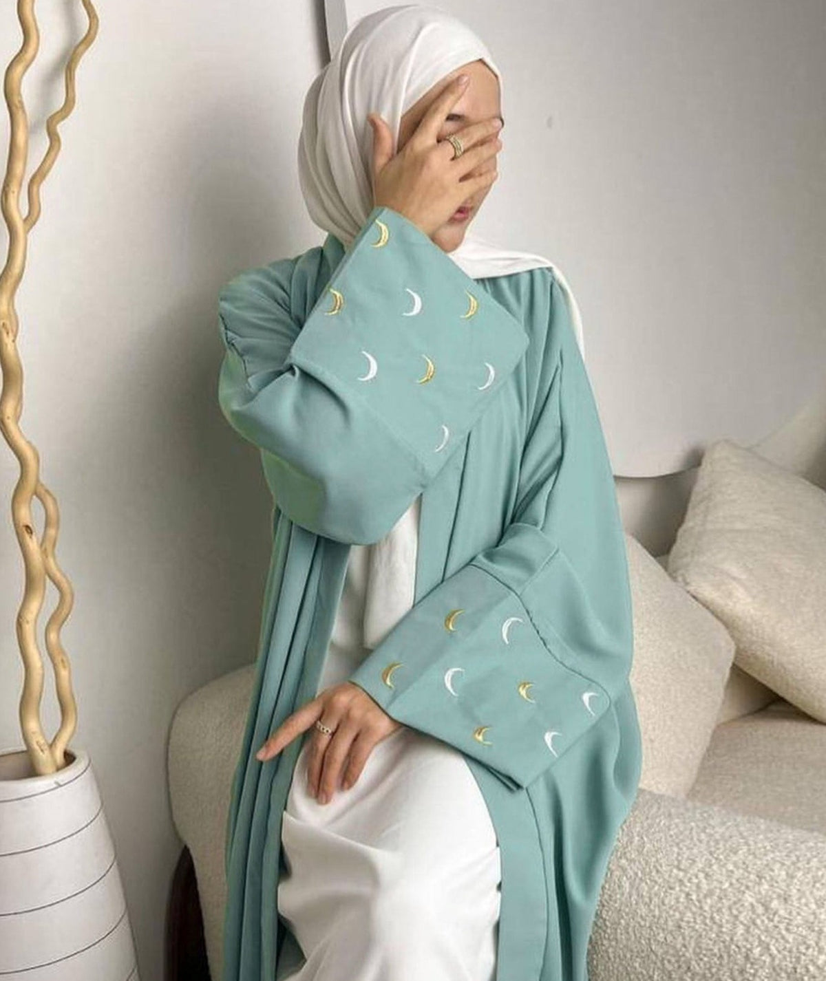Qamar Embroidery Abaya- Regular Fit