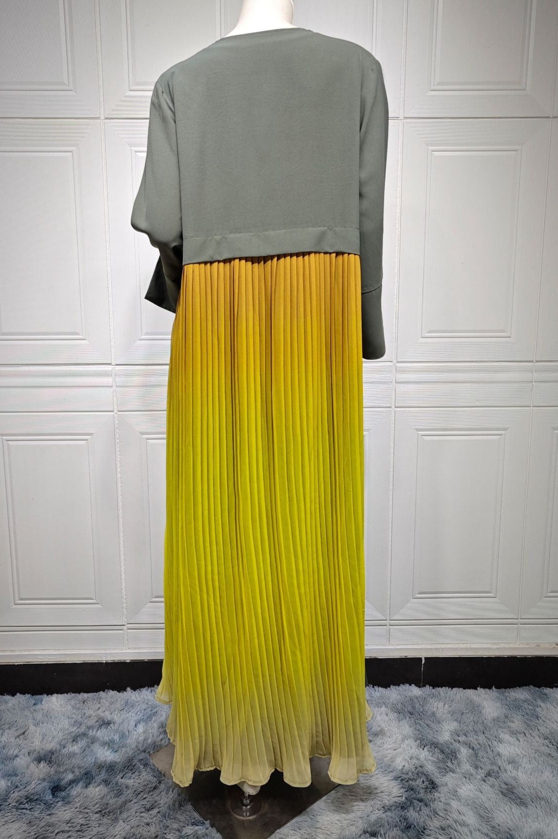 Pleated Ombre Abaya