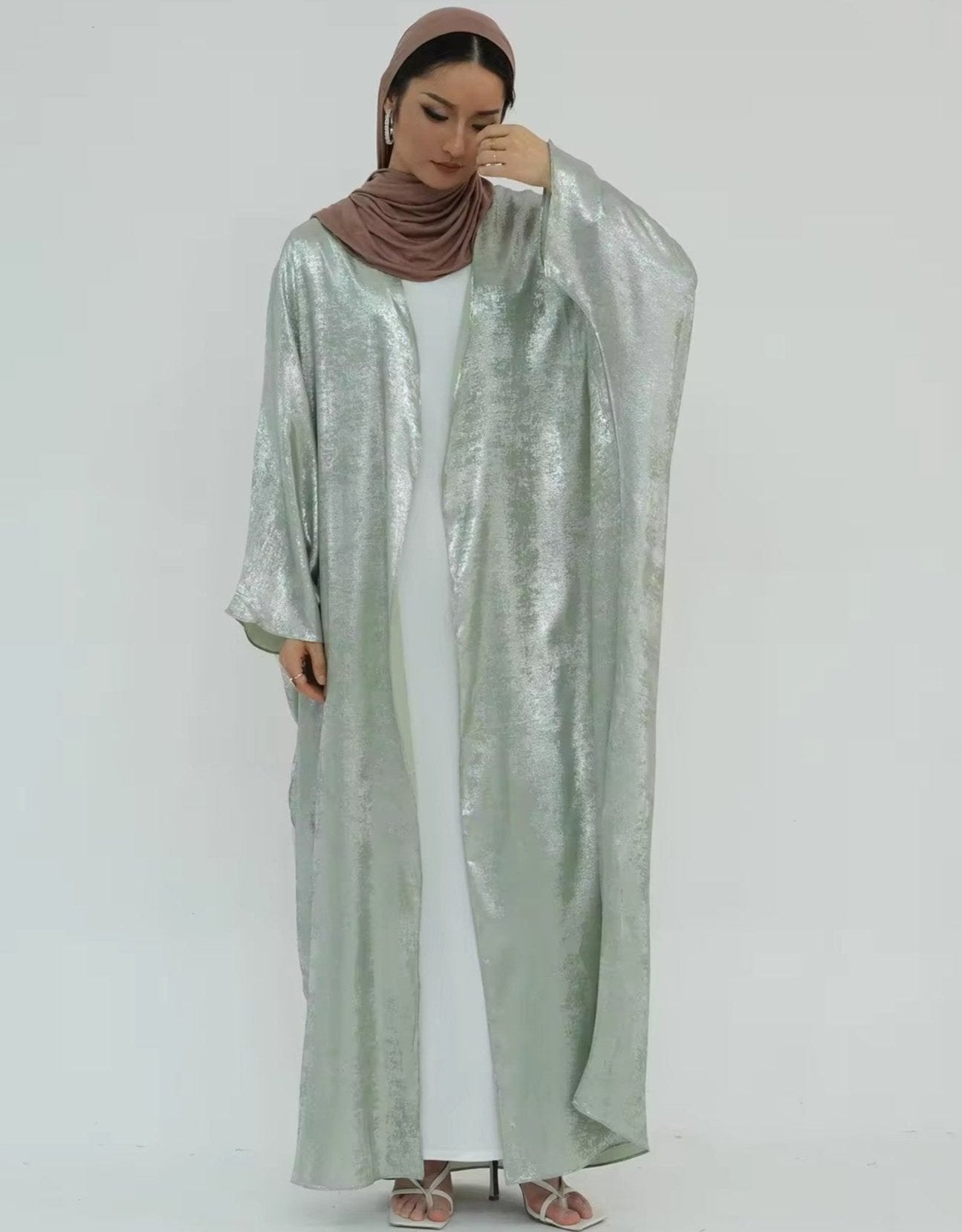 Zuveria Glossy Abaya