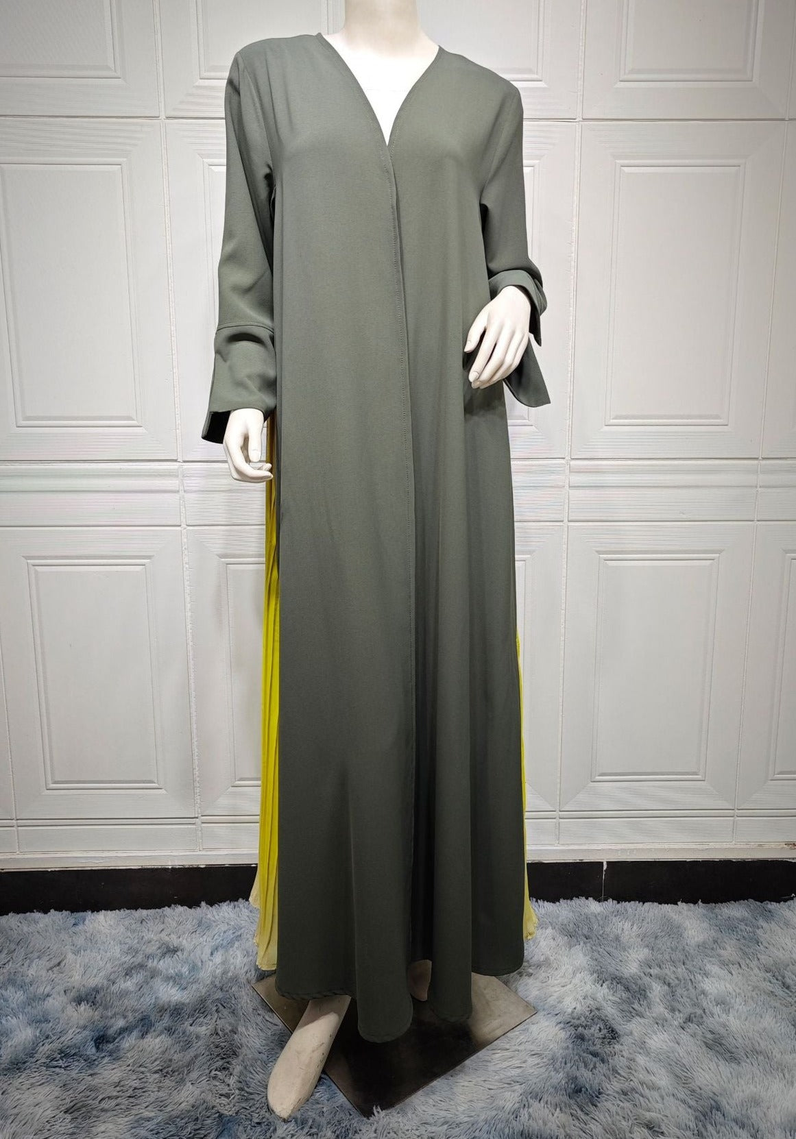 Pleated Ombre Abaya