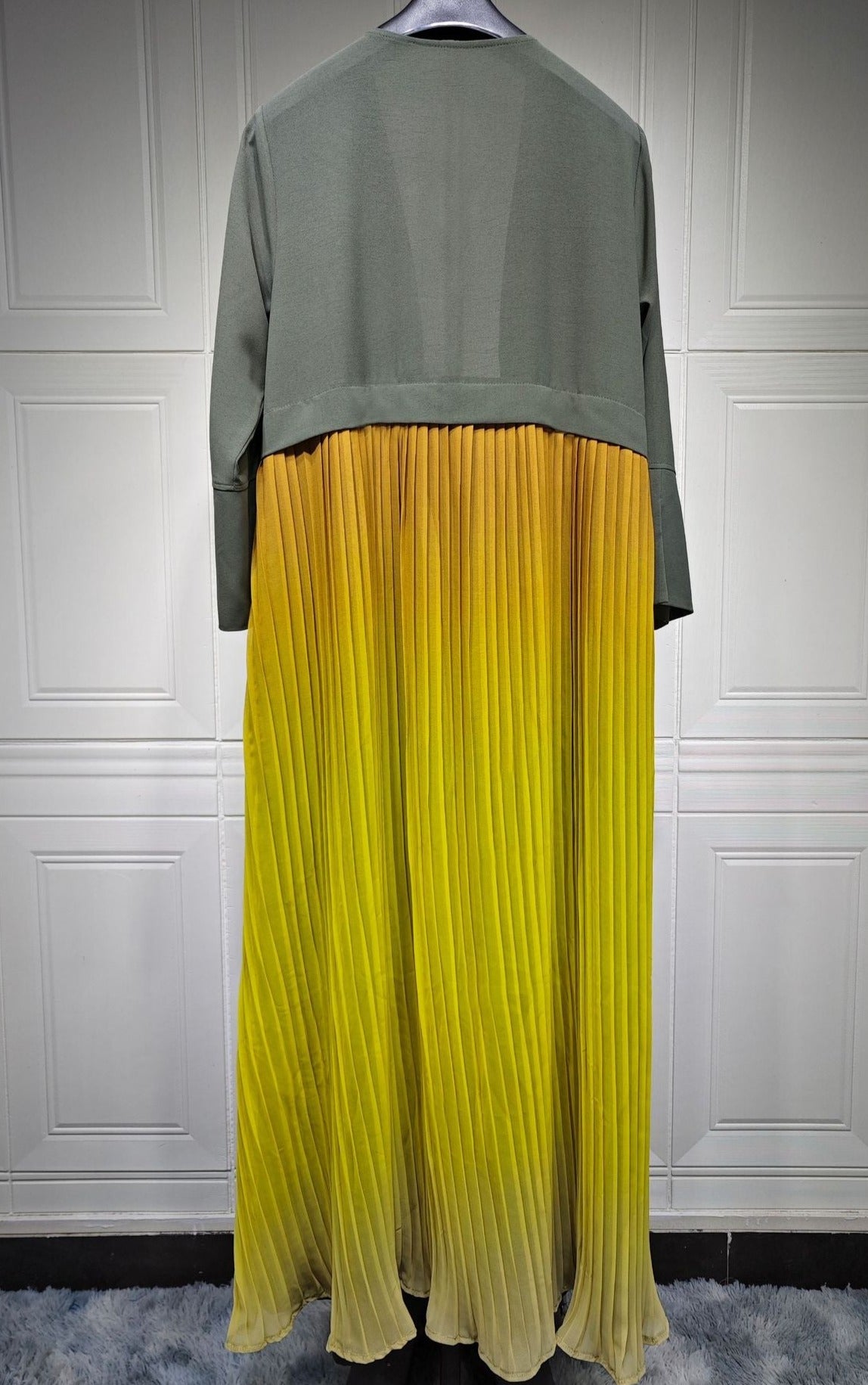 Pleated Ombre Abaya