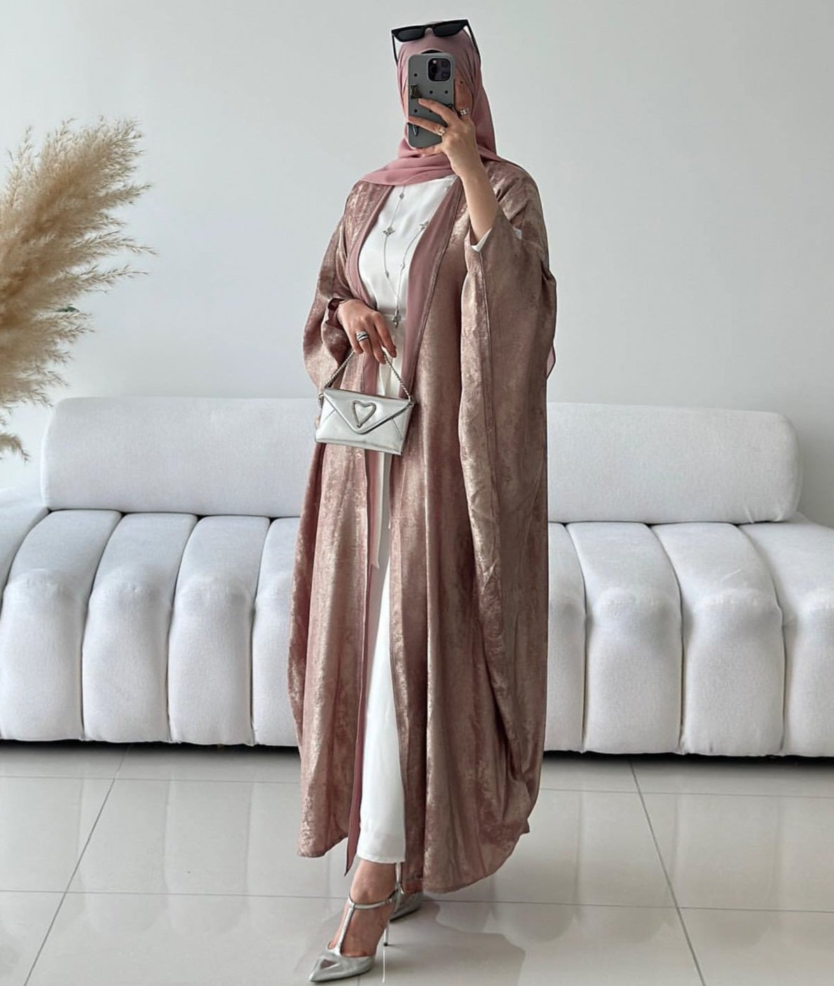 Zuveria Glossy Abaya