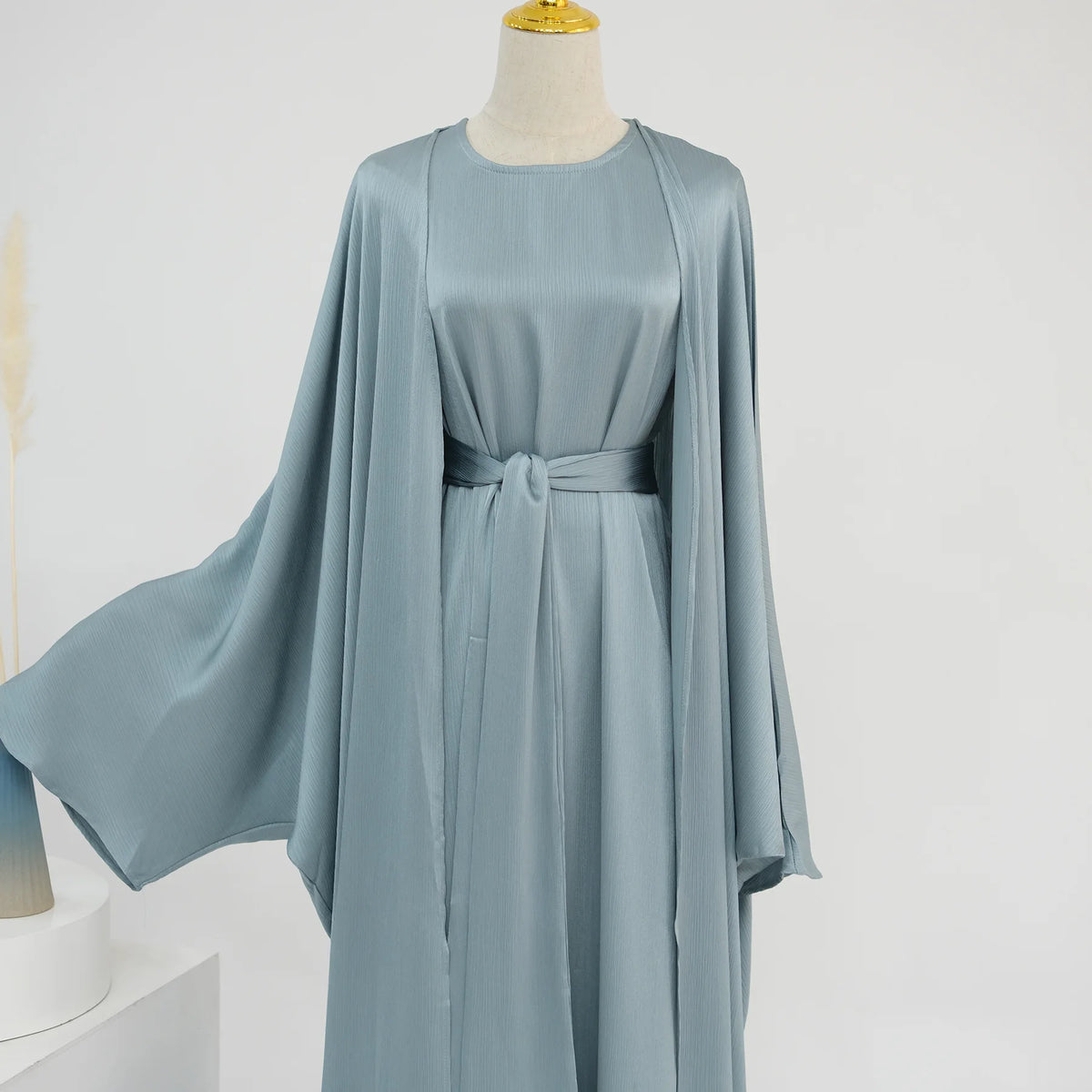 Lamiah Lamiah Satin Abaya Set – Inaya Collections