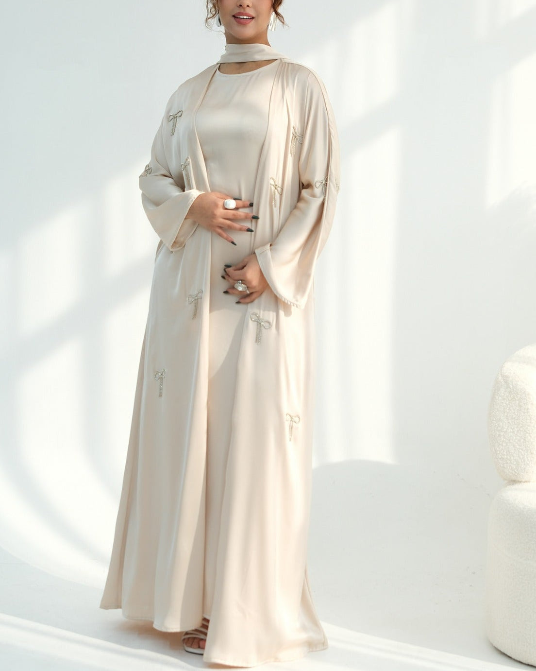 Aimah Crystal Bow Abaya Set