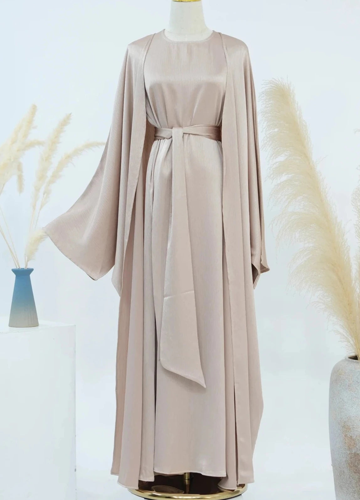 Lamiah Lamiah Satin Abaya Set – Inaya Collections
