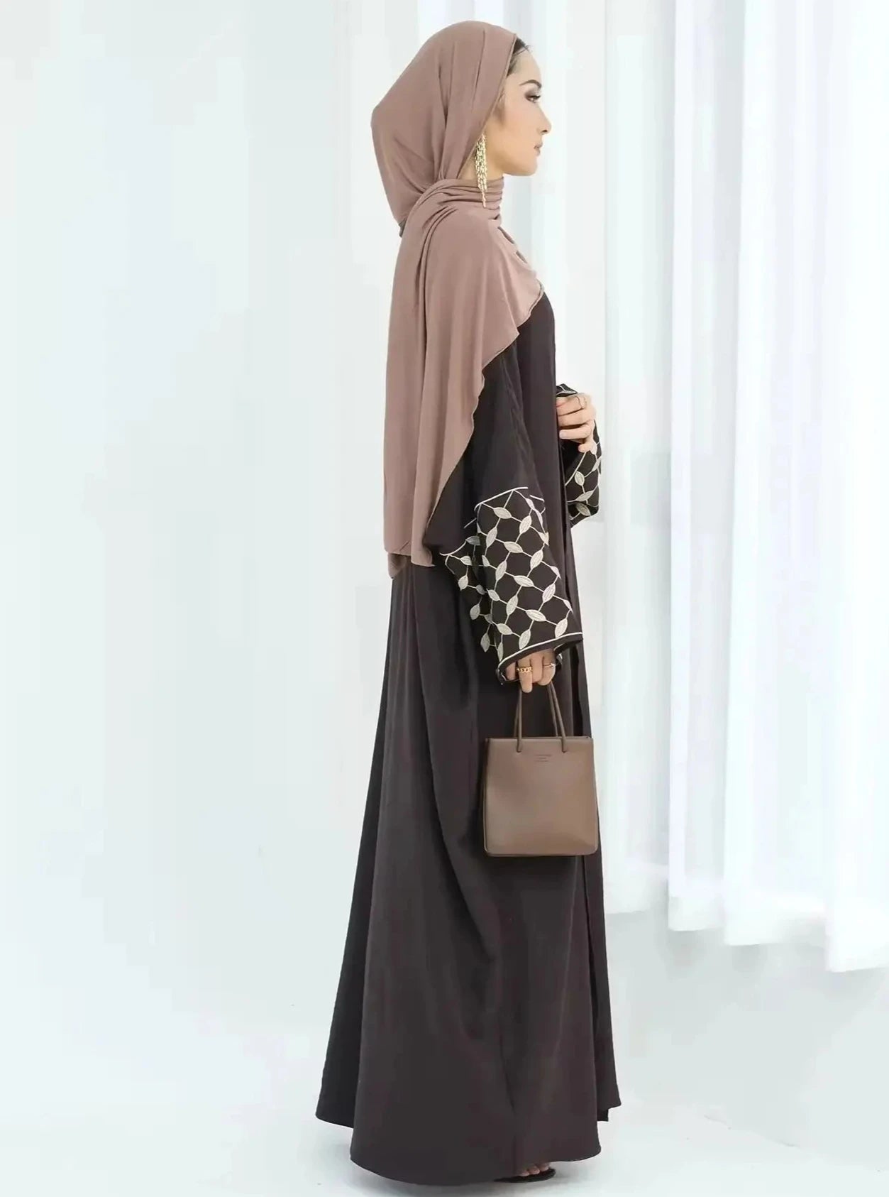 Amber Embroidery Abaya