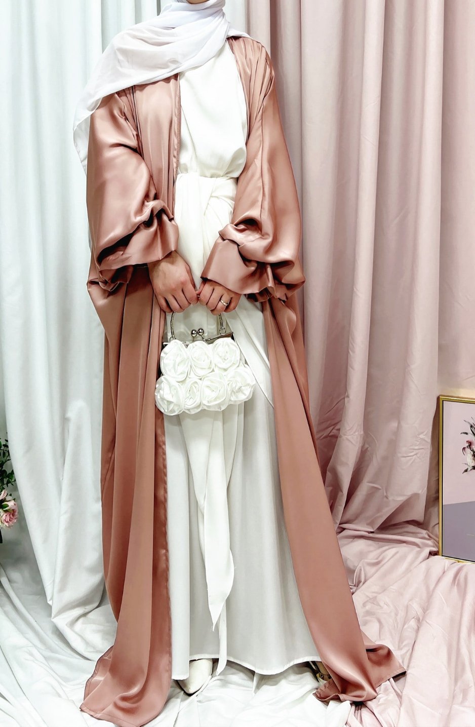 Maahwish Satin Abaya