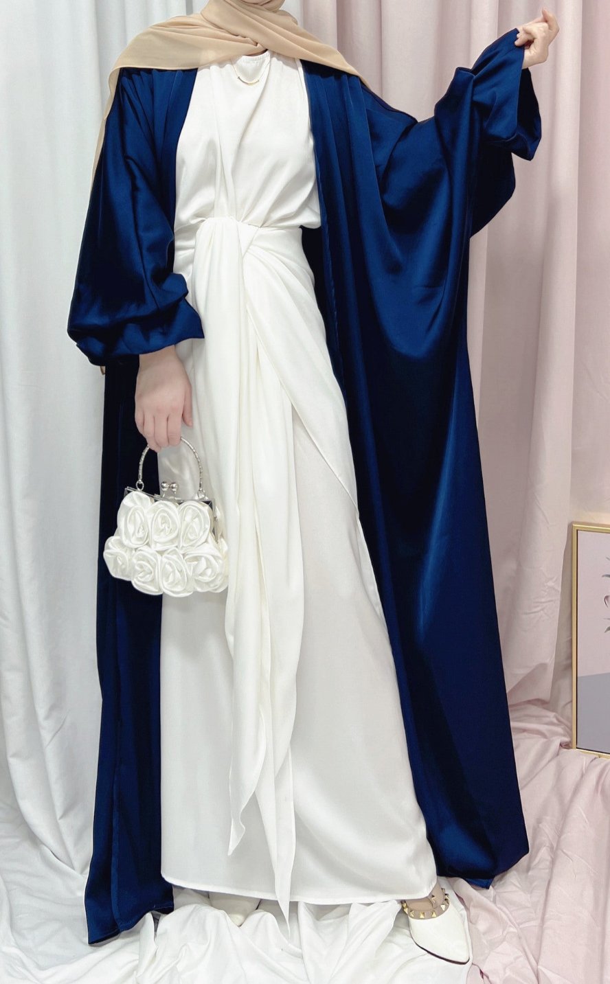 Maahwish Satin Abaya